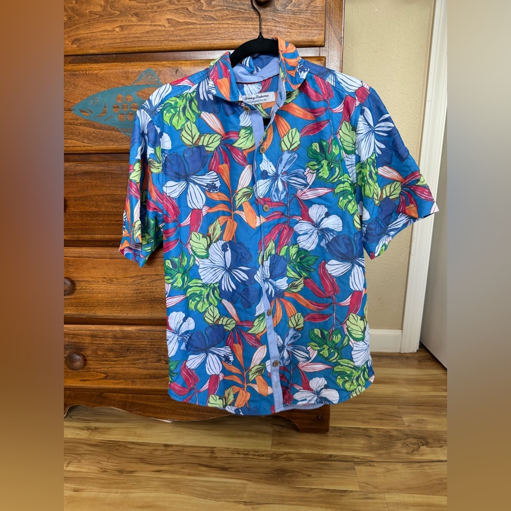 Tommy Bahama Blue and Green Casual Button Down Shirt
